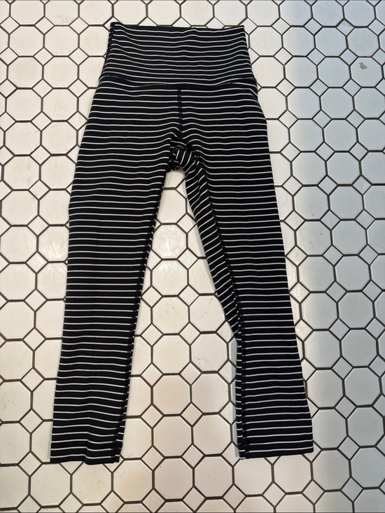 lululemon athletica Pants - lululemon Black and White Striped High-Rise Capris Size 0